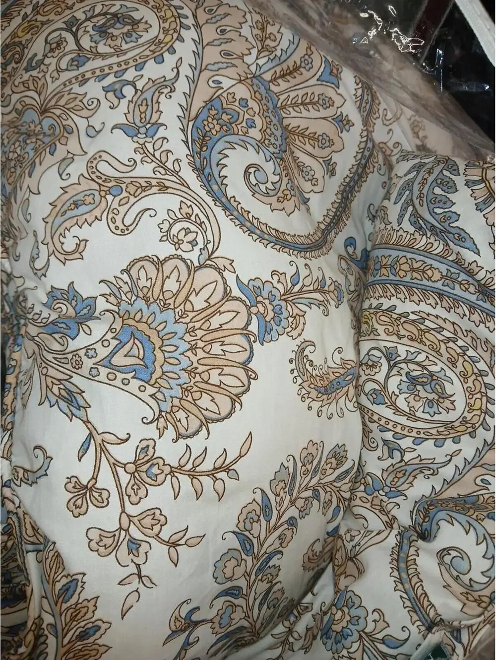 Ralph Lauren Elegant Paisley Print Comforter - King Size